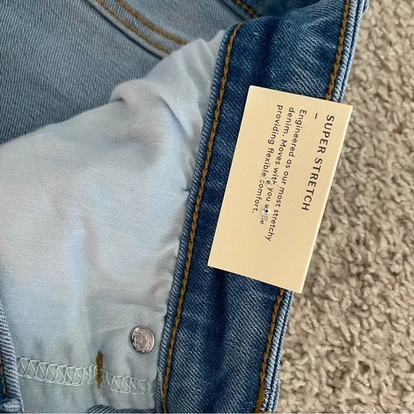 Universal Thread 16R Wide Leg High Rise Stretch Jeans, Light Wash - Picture 4 of 9